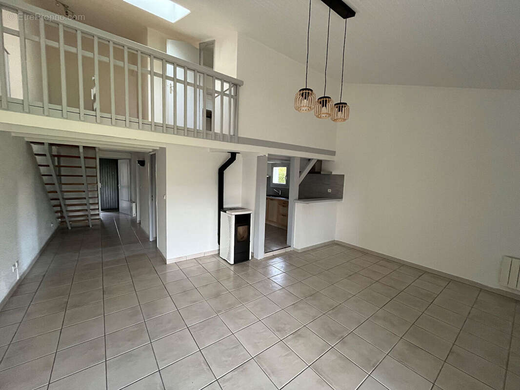 Maison à LA TOUR-DU-PIN