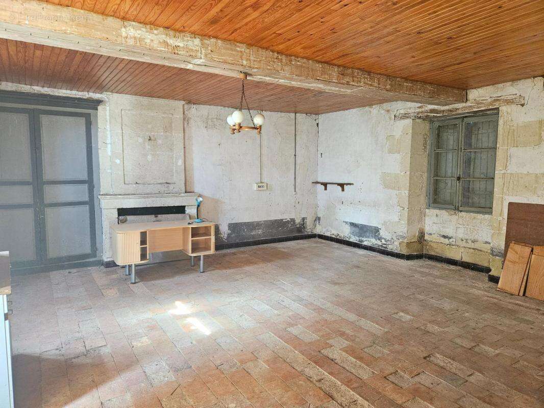 Maison à MONTREUIL-BELLAY