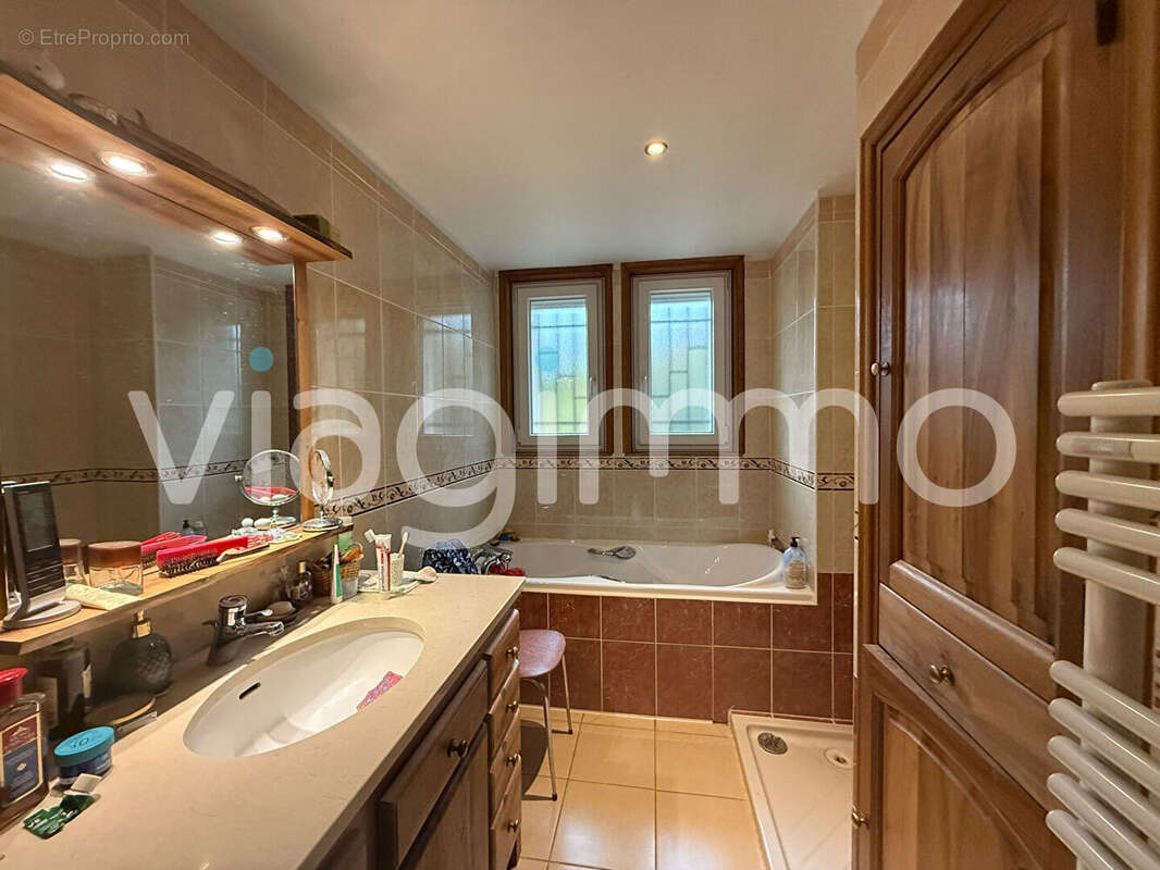 Maison à SAINT-PRIM