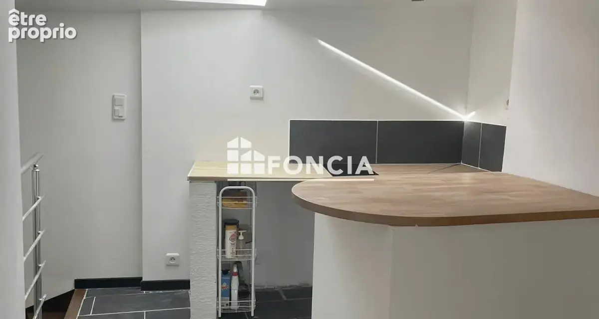 A VENDRE - Maison de bourg rénovée à Manthelan - photo 2