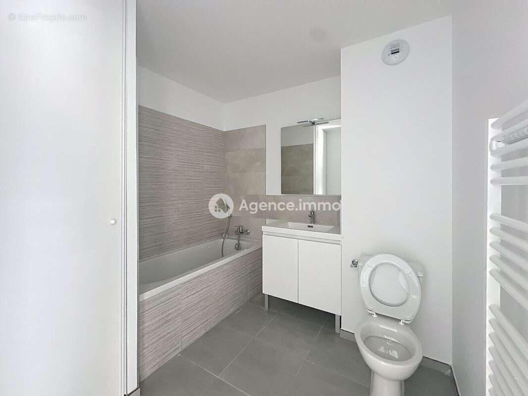 Appartement à FLASSANS-SUR-ISSOLE