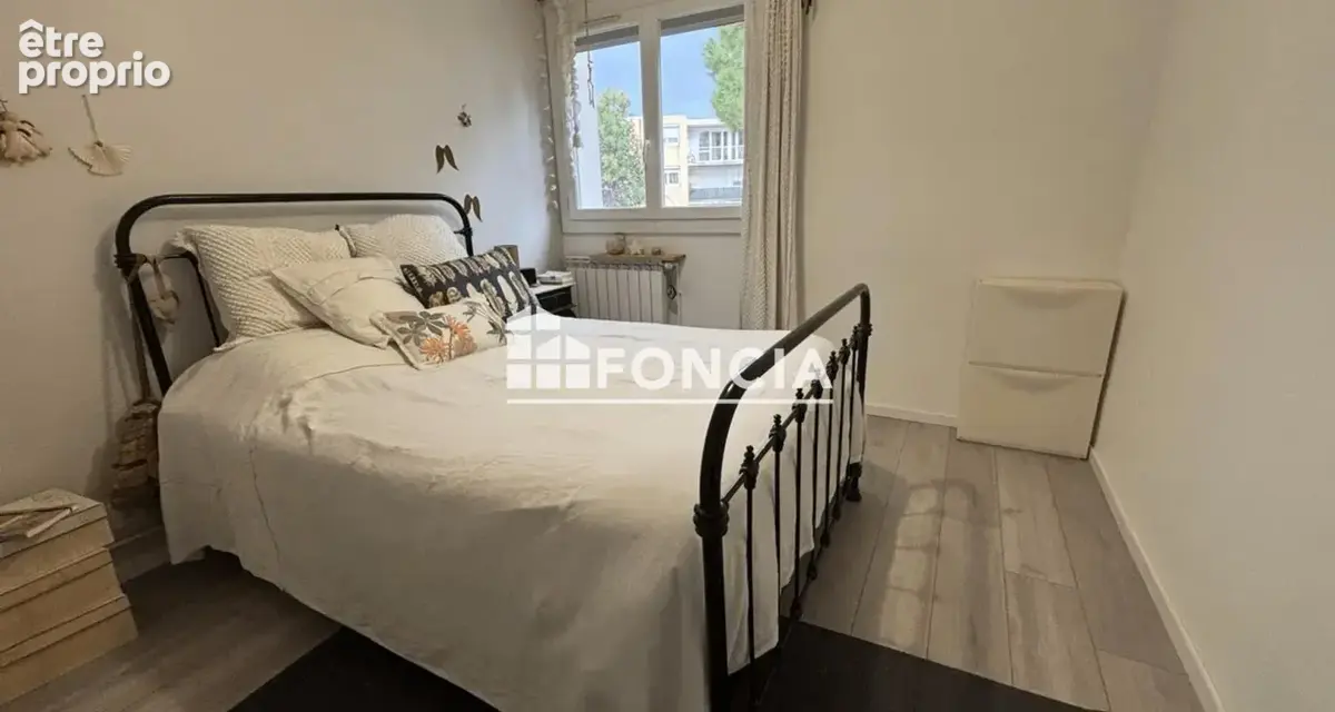 Lunel – Charmant T3 de 63 m² avec balcon, garage et cellier - photo 5