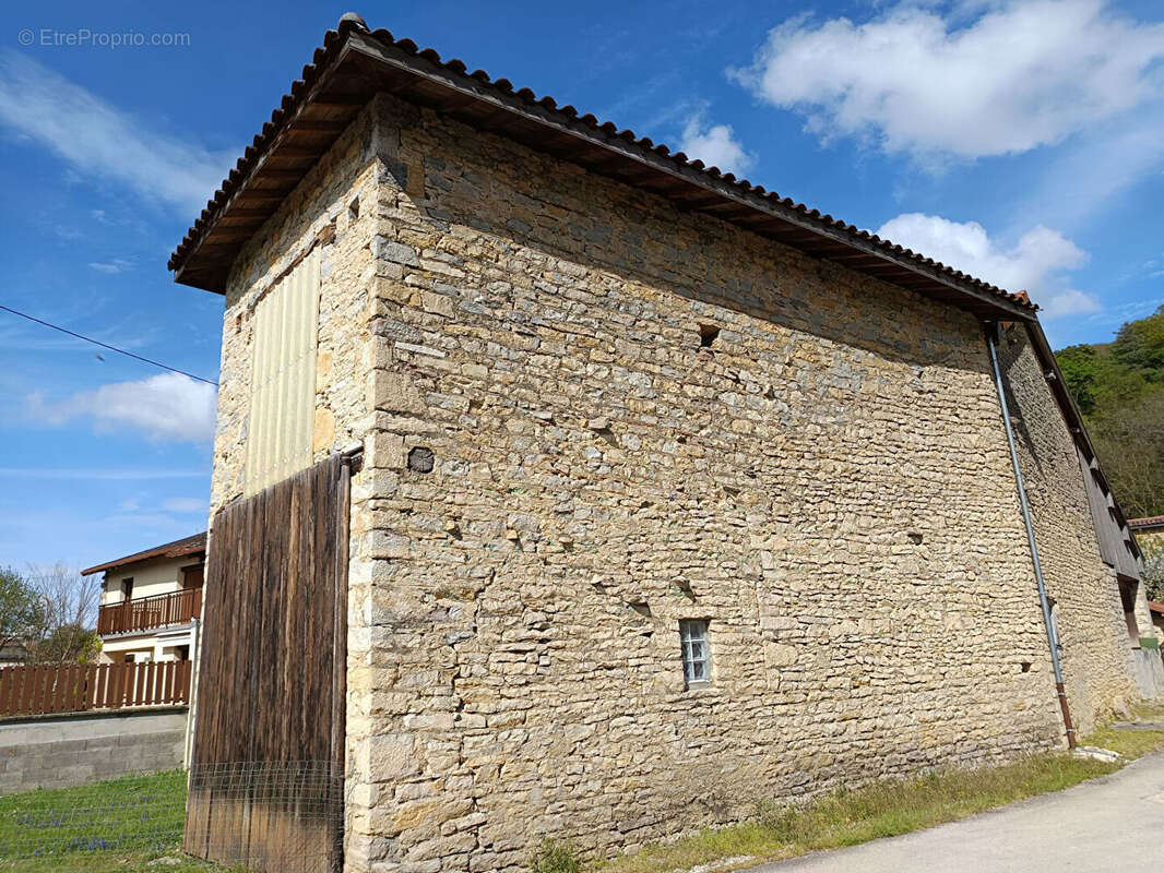 Maison à SAINT-MARTIN-DU-MONT