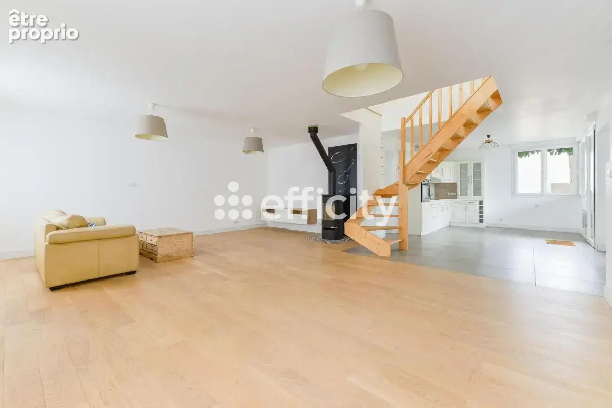 Maison 8 pièces 208 m² à vendre à Port-Saint-Pere (44710) - photo 2