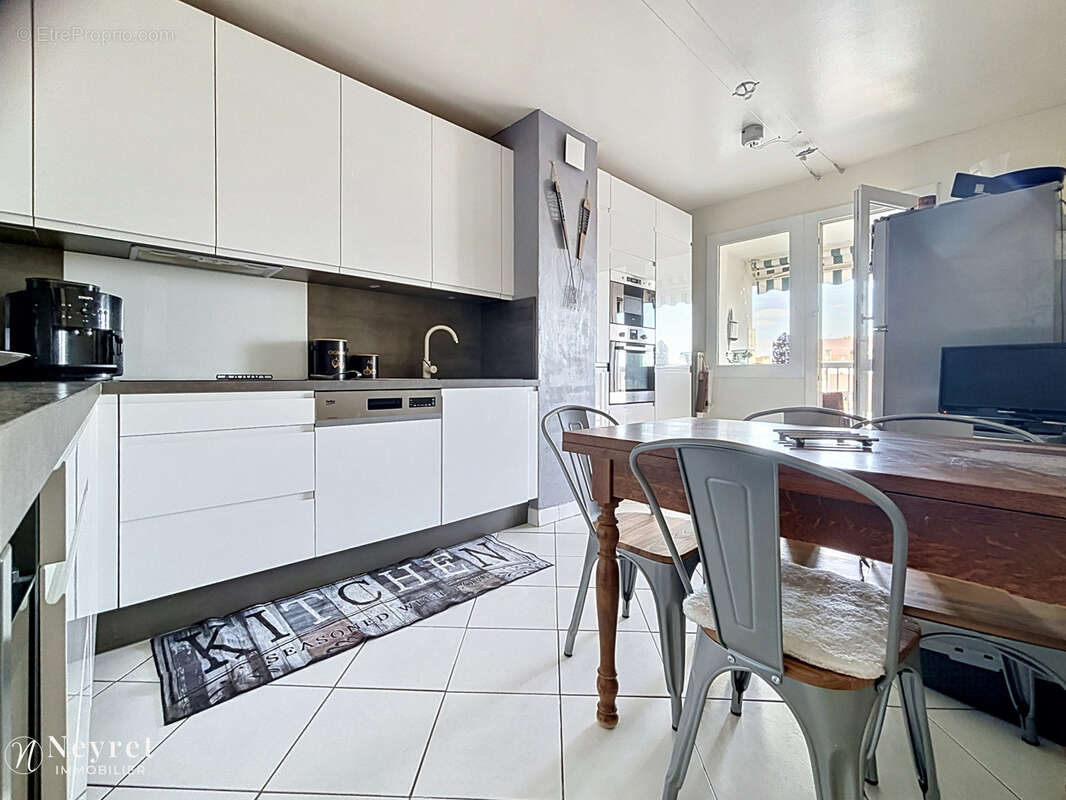 Appartement T4 de 79 m2   3 chambres   Terrasse   Cave   Parking privatif - photo 3