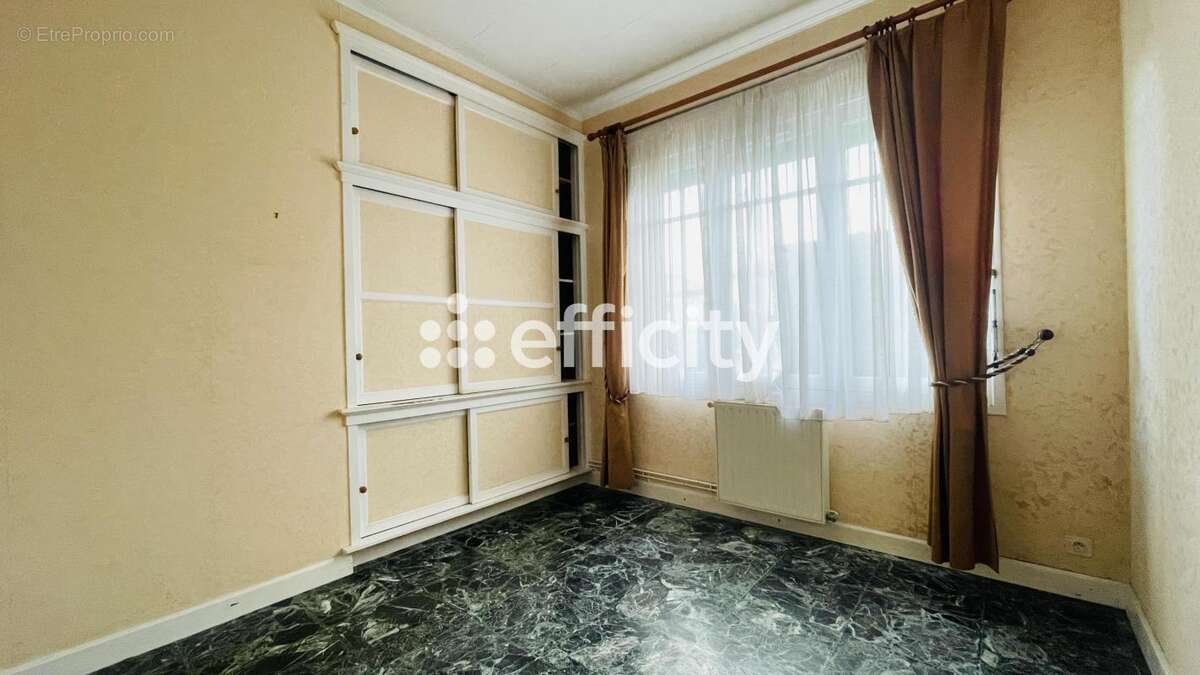 Maison à LA BREE-LES-BAINS