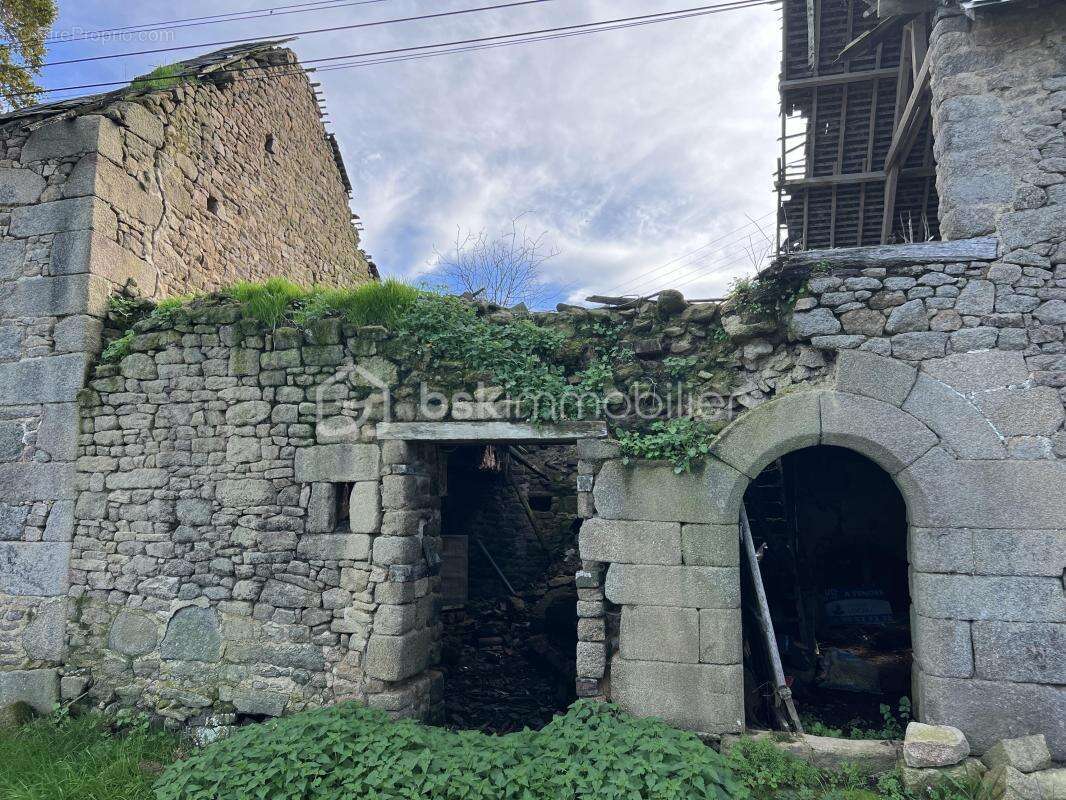 Maison à BAZOUGES-LA-PEROUSE