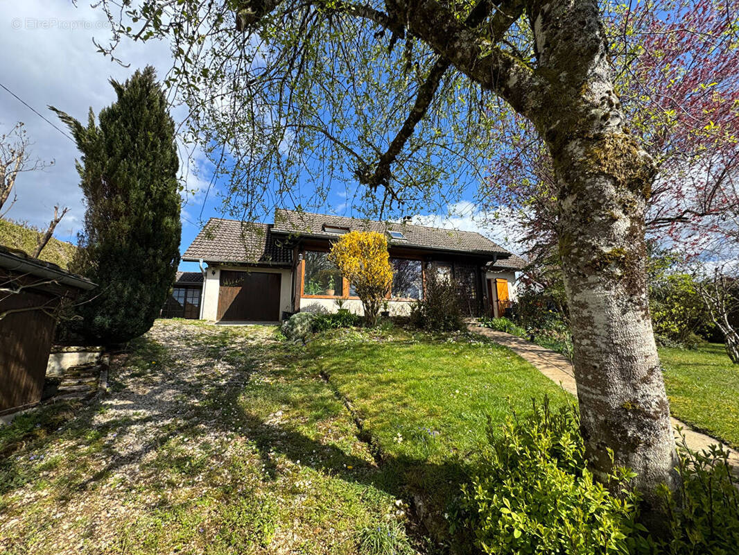 Maison à LONS-LE-SAUNIER