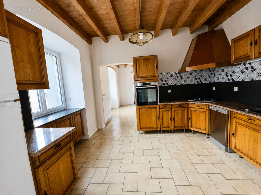 Maison à SAINT-HOSTIEN