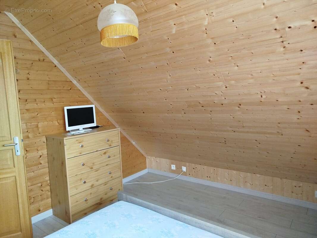 Maison à SAINT-GENES-CHAMPESPE