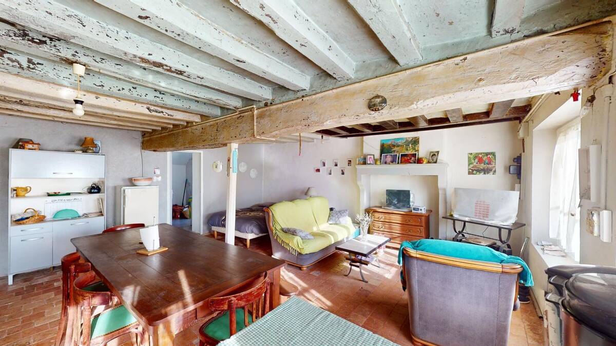 Maison à SURY-EN-VAUX