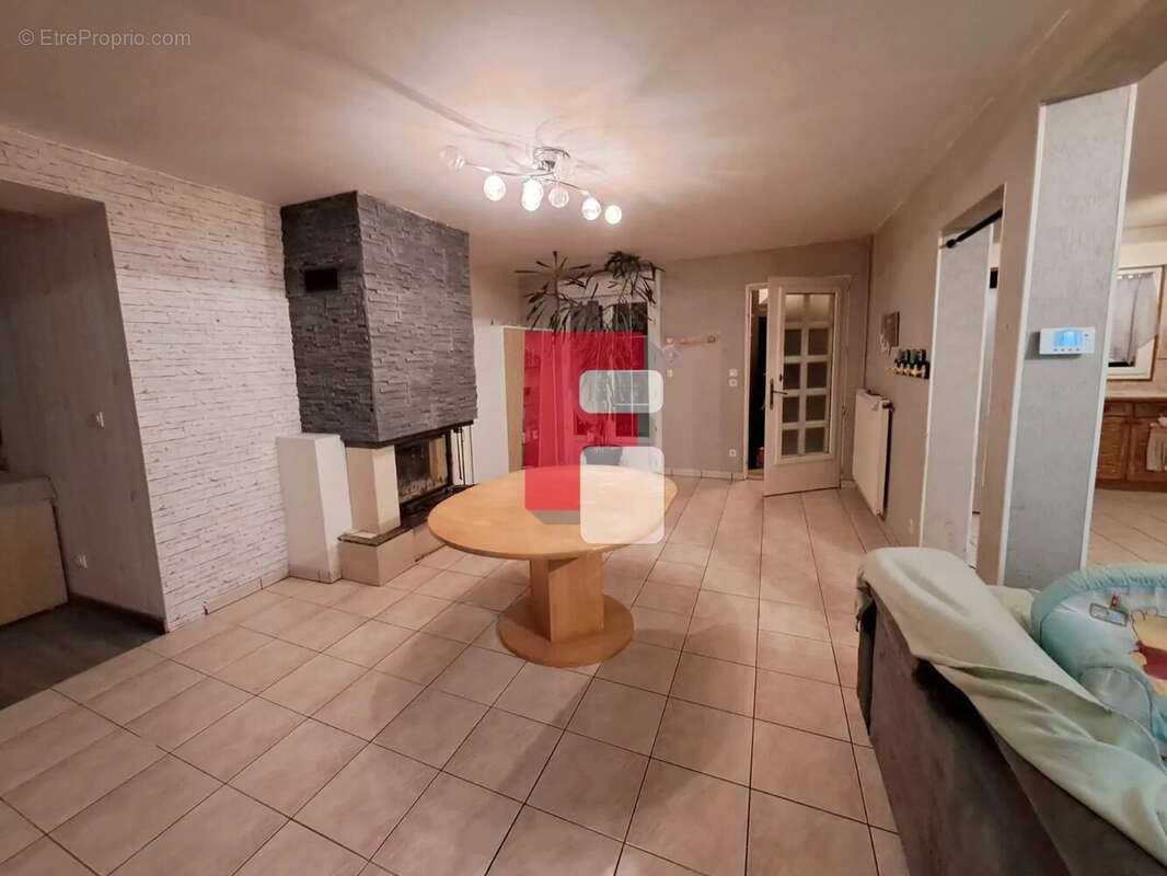 Maison à COURTERANGES