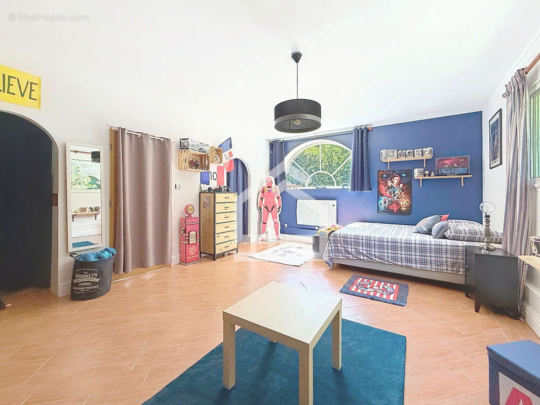 Élégante maison avec dépendance, parc paysager, piscine et au calme - photo 26