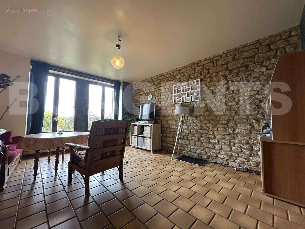 4780e8fe-1223-4144-9d59-b6f93d9cc408 - Maison à NOYERS-PONT-MAUGIS