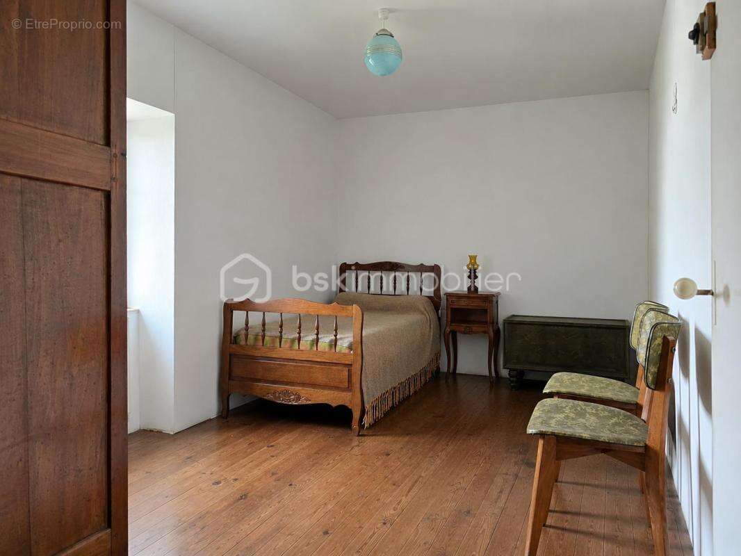 Double maison – dépendances – terrain constructible à 15 min des herbiers - photo 9