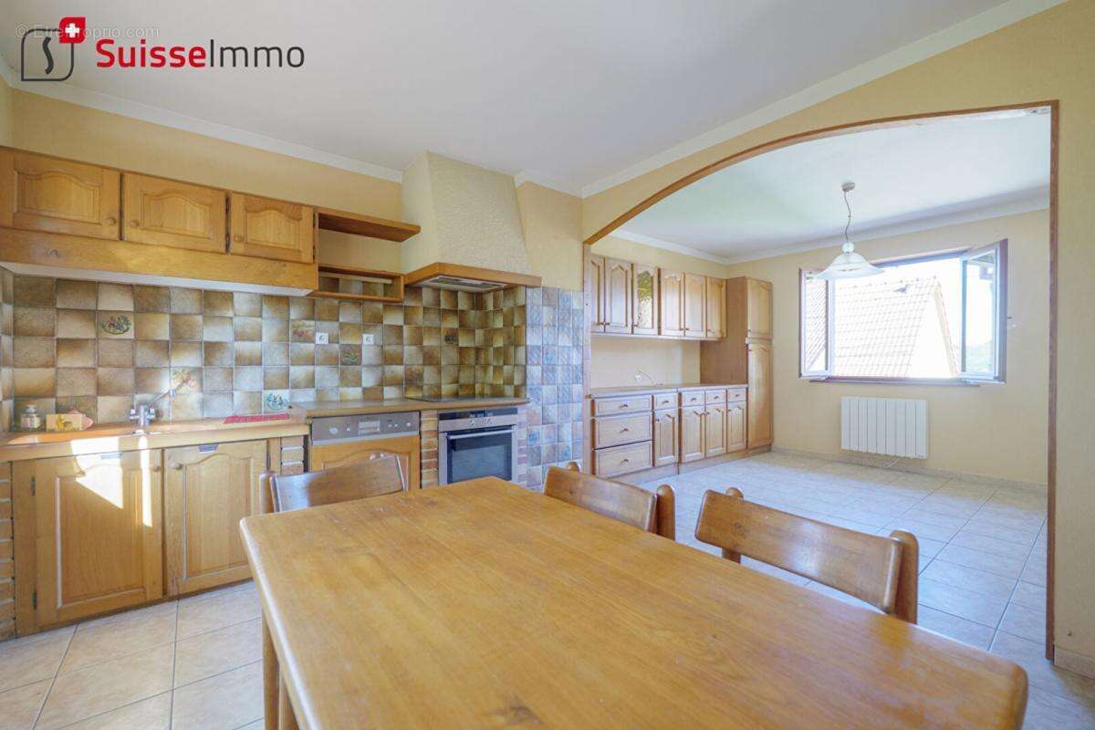 Maison à FESCHES-LE-CHATEL