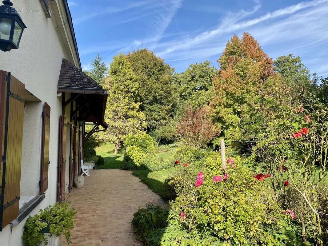 Maison à LA CHARTRE-SUR-LE-LOIR