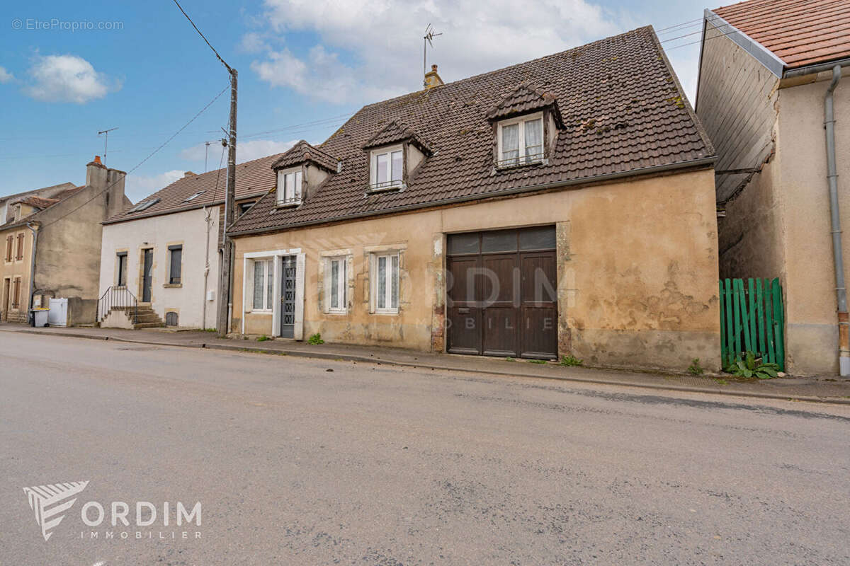 Maison à CUSSY-LES-FORGES