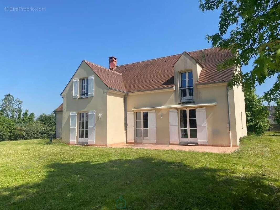 Maison à SAINT-MARTIN-EN-BIERE