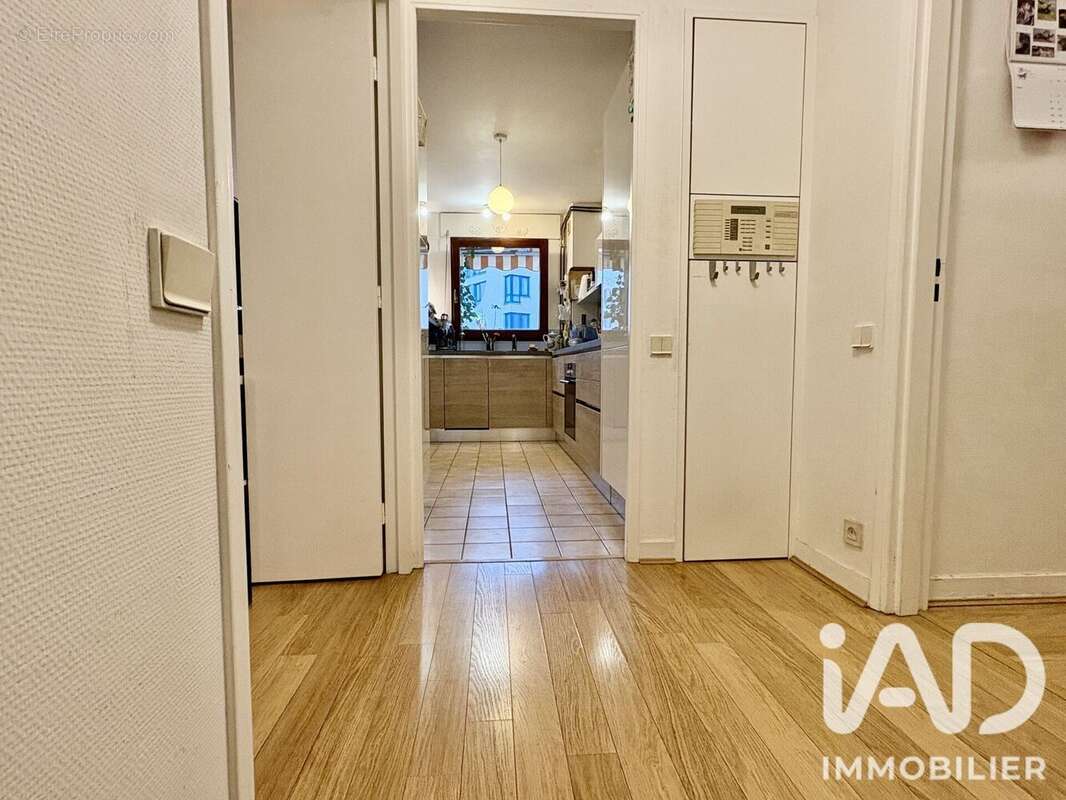 Photo 2 - Appartement à COURBEVOIE