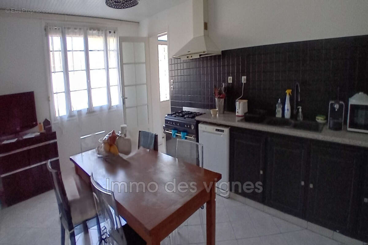 Maison à AMBARES-ET-LAGRAVE