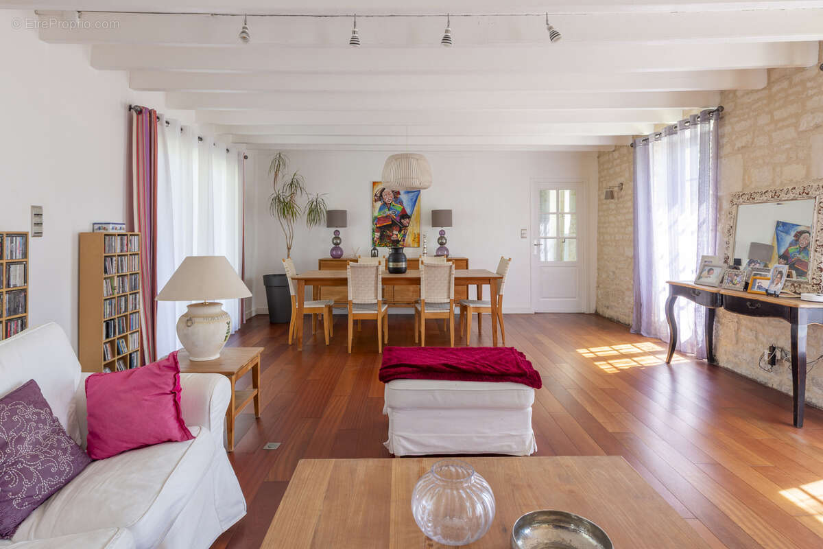 Maison à COULON