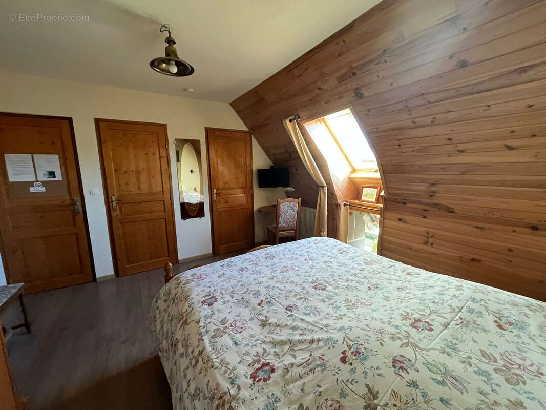 Maison à SAINT-SAUVES-D'AUVERGNE