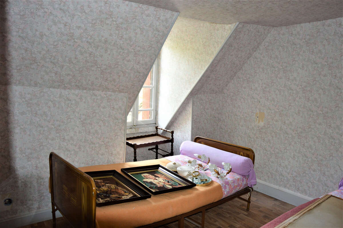 Appartement à ENTRAYGUES-SUR-TRUYERE