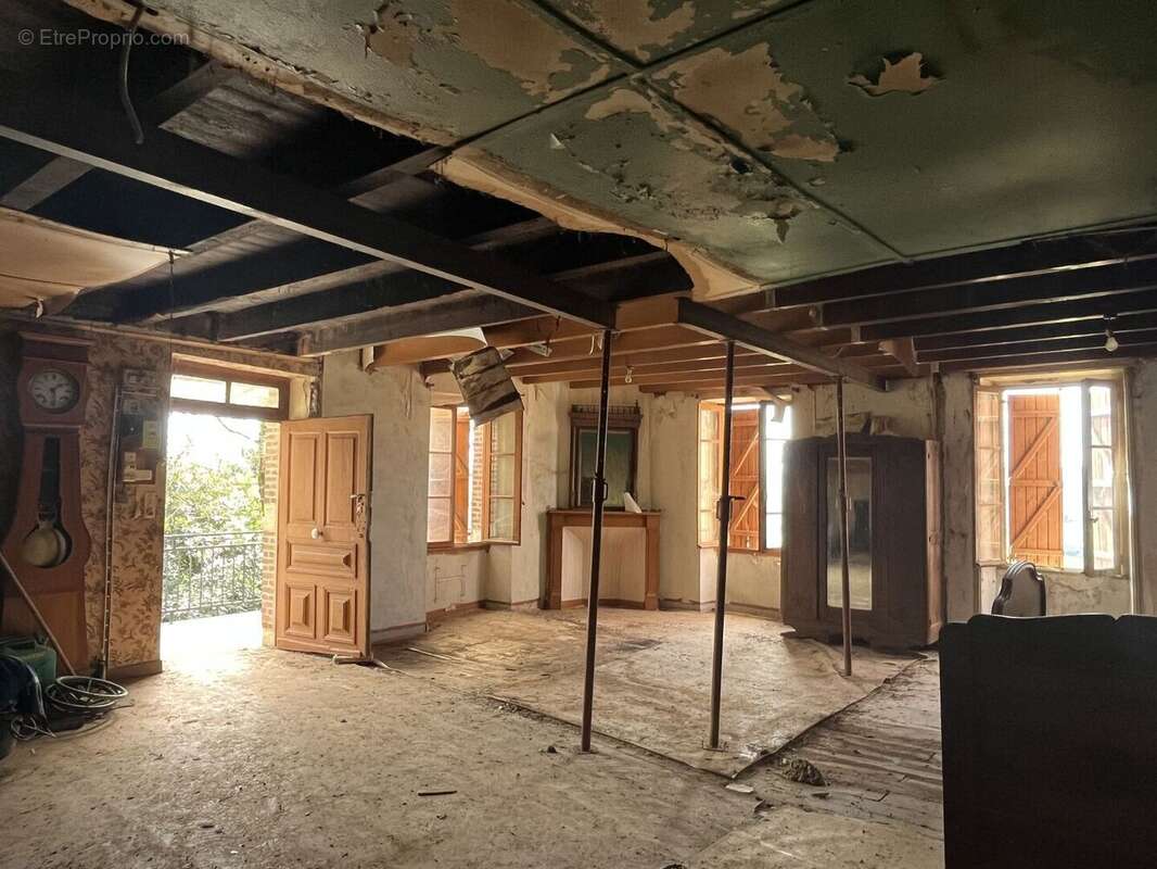 RDC - Maison à BAGNAC-SUR-CELE