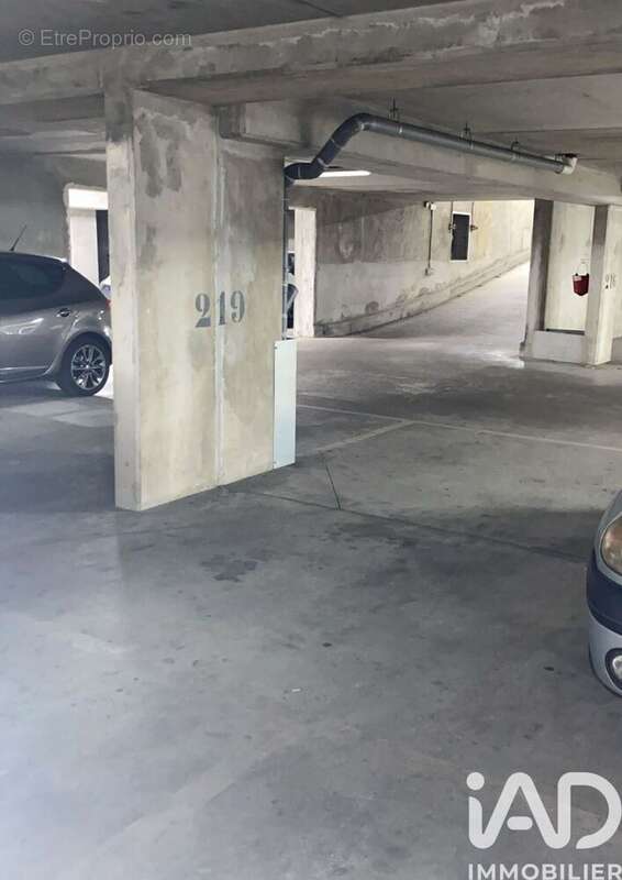 Photo 3 - Parking à CERGY