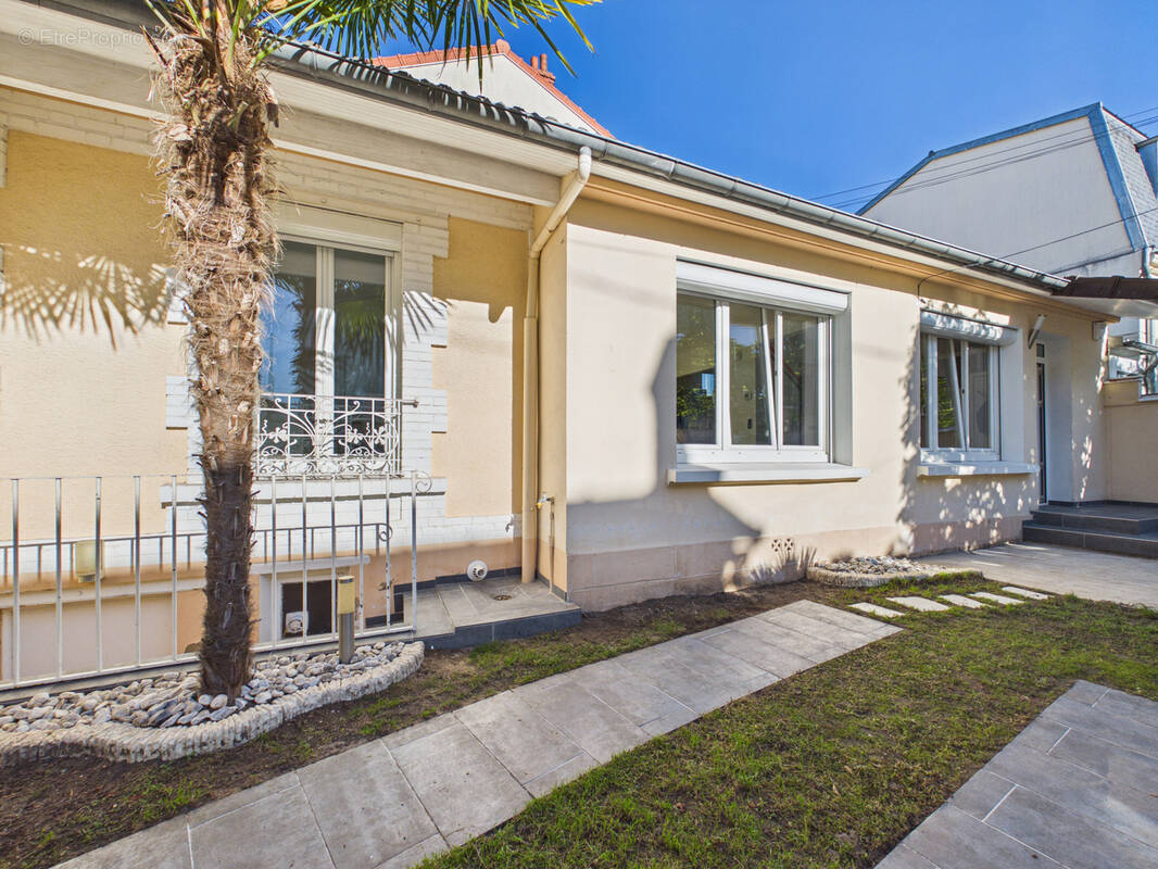Maison à SARTROUVILLE