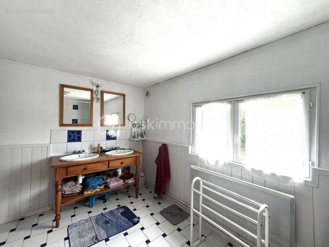 Maison à SAINT-PIERRE-DES-FLEURS