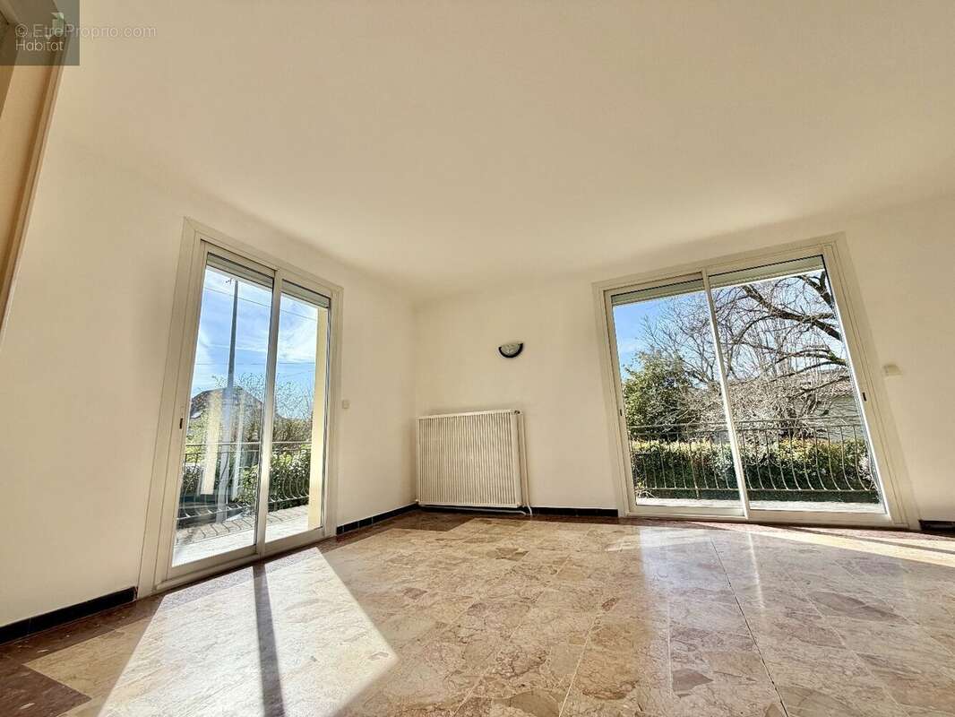 Maison à VILLEFRANCHE-DE-ROUERGUE