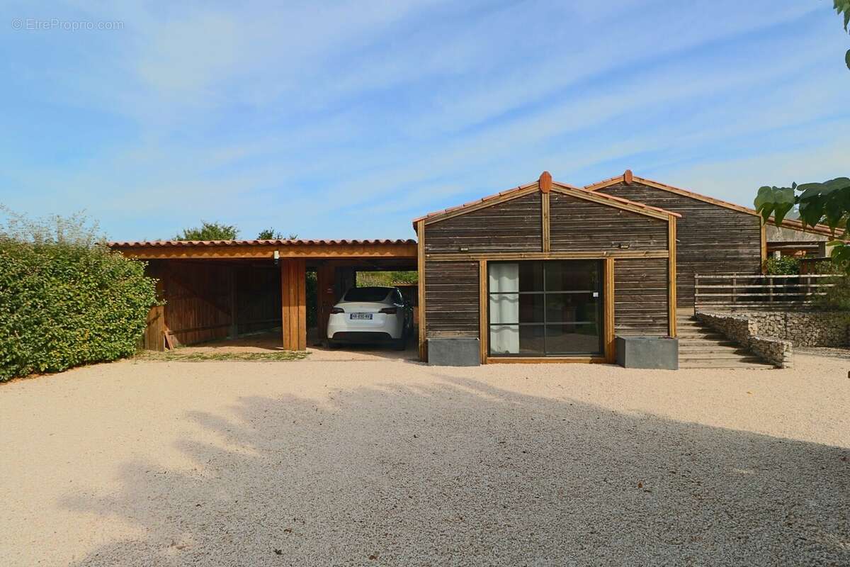 Maison à LA BRUGUIERE