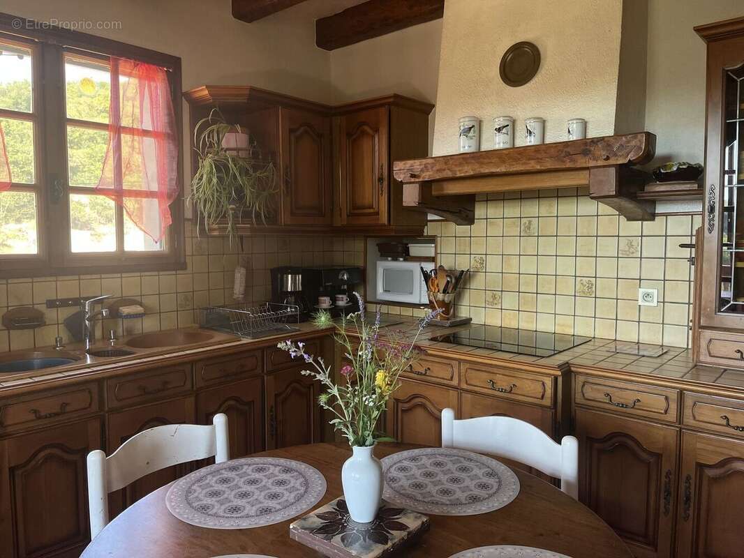 Cuisine - Maison à CAJARC