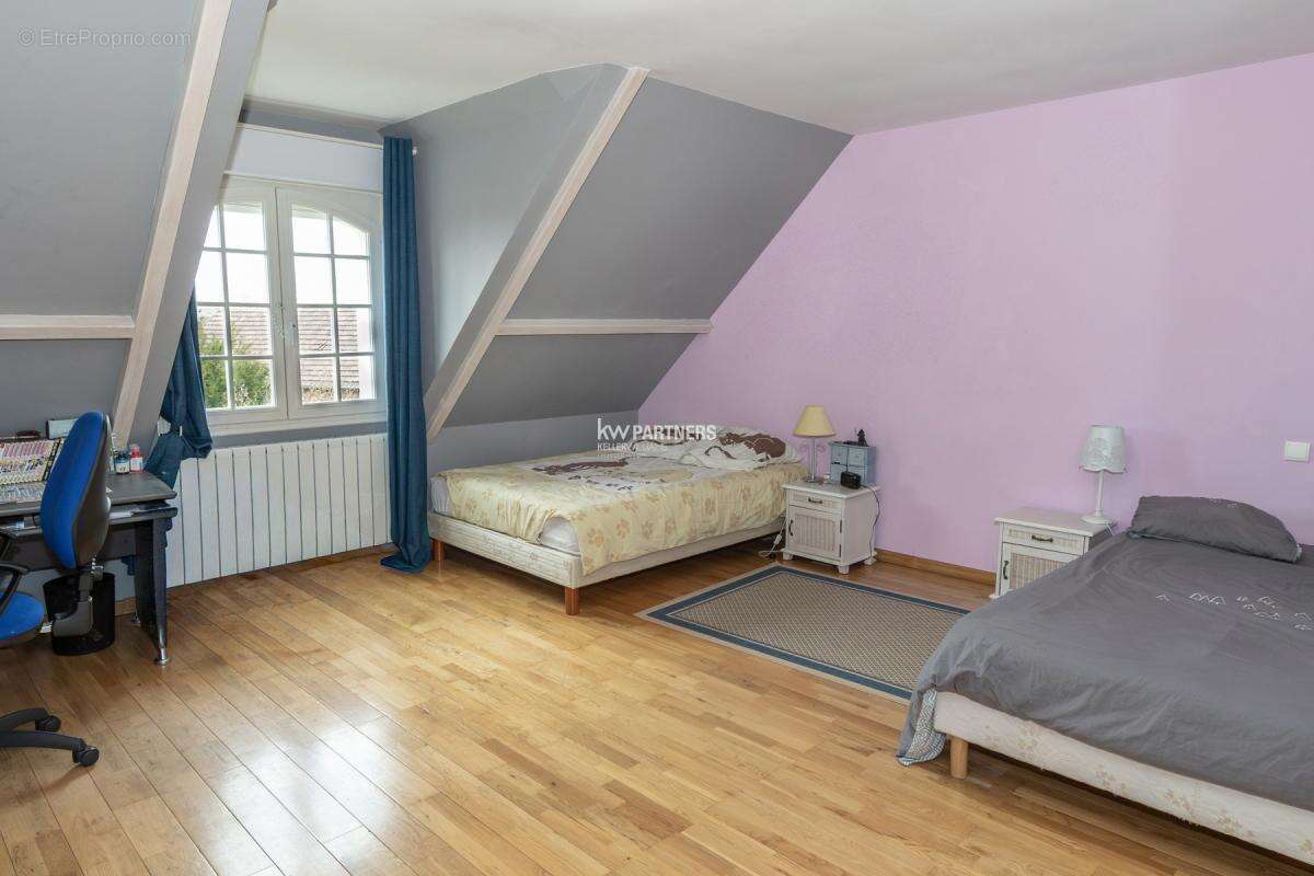 Maison à MORAINVILLIERS
