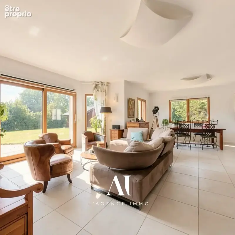 Maison 5 pièces 259 m² à vendre à Divonne-Les-Bains (01220) - photo 7