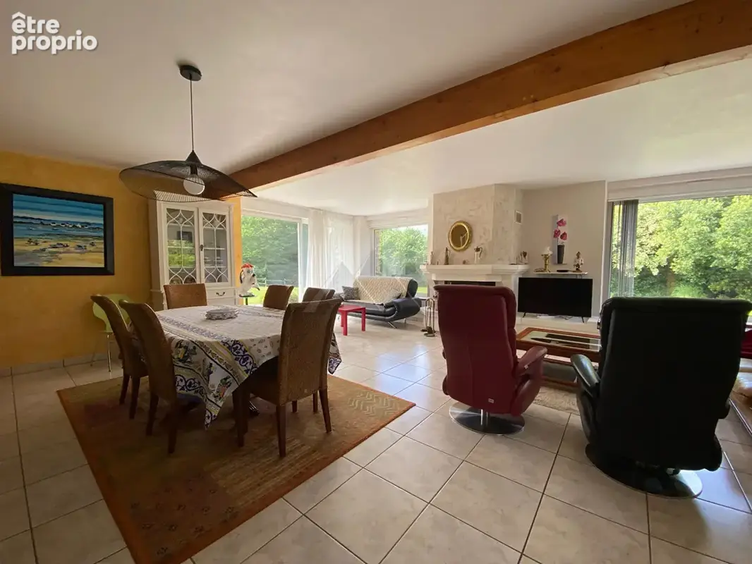 Maison en pierres t10 a vendre sur saint-divy - photo 5