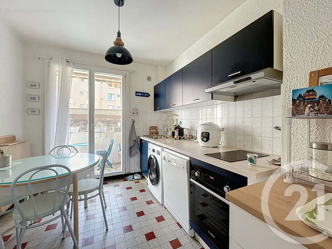 Appartement à LYON-8E