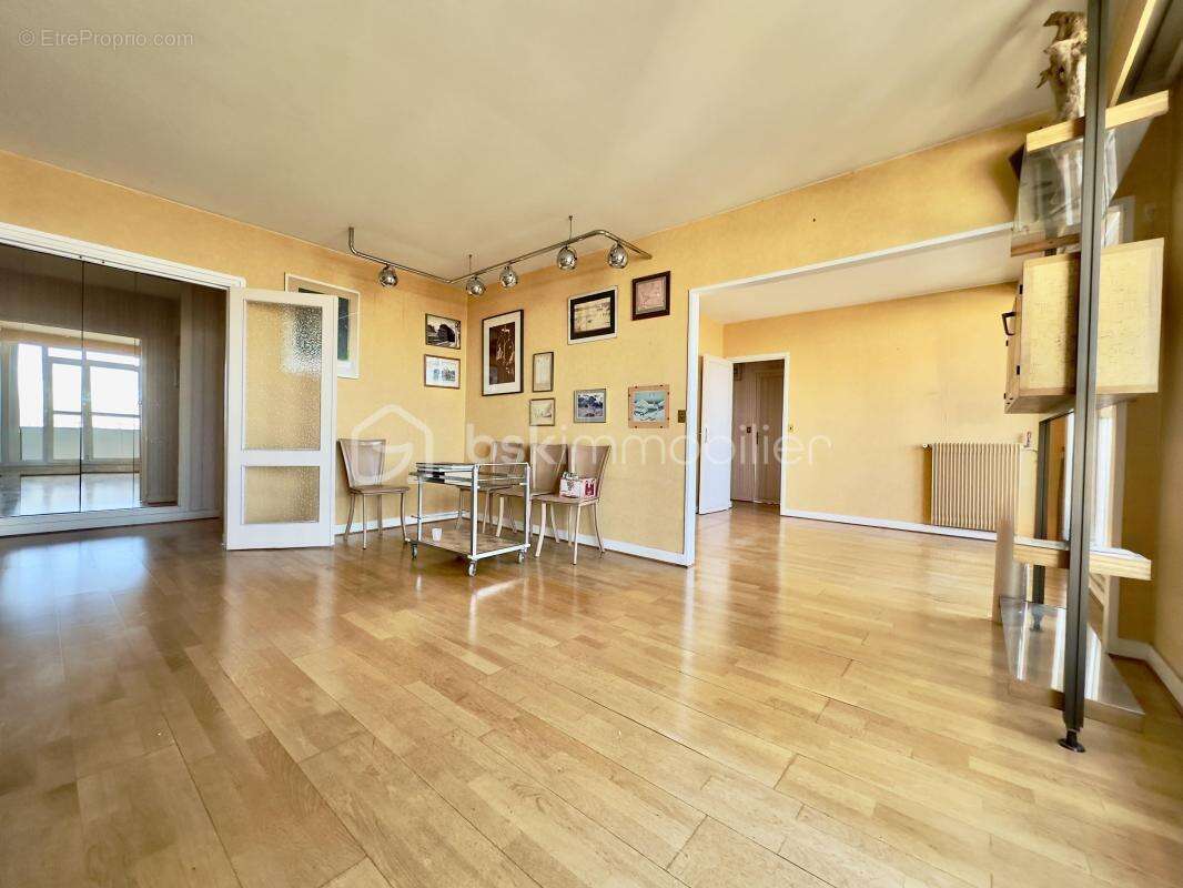Appartement à STAINS
