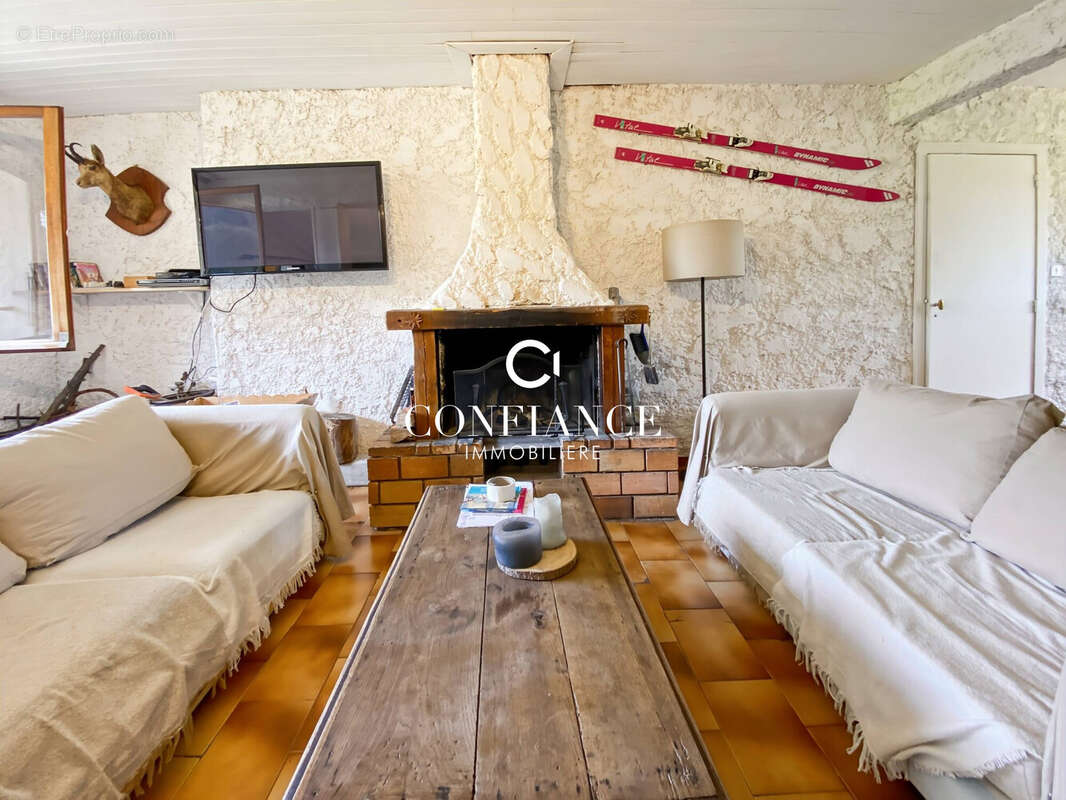 Appartement à SAINT-ETIENNE-DE-TINEE