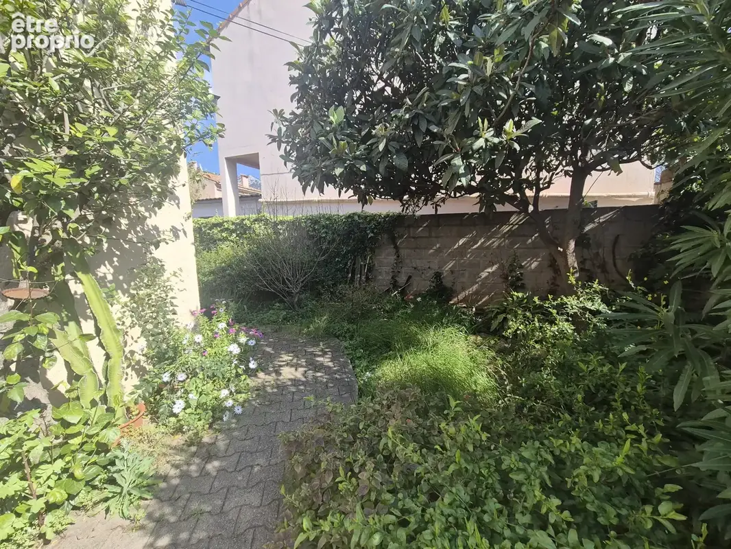 Maison familiale Type 5 - environ 107m2 - 4 chambres, 2 sde/sdb + véranda et jardin + garage - photo 12