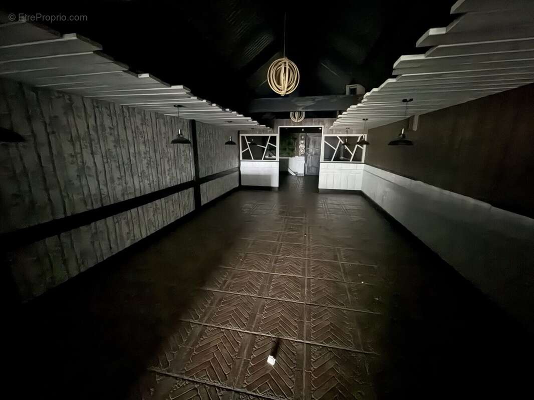 Commerce à VILLECHETIF