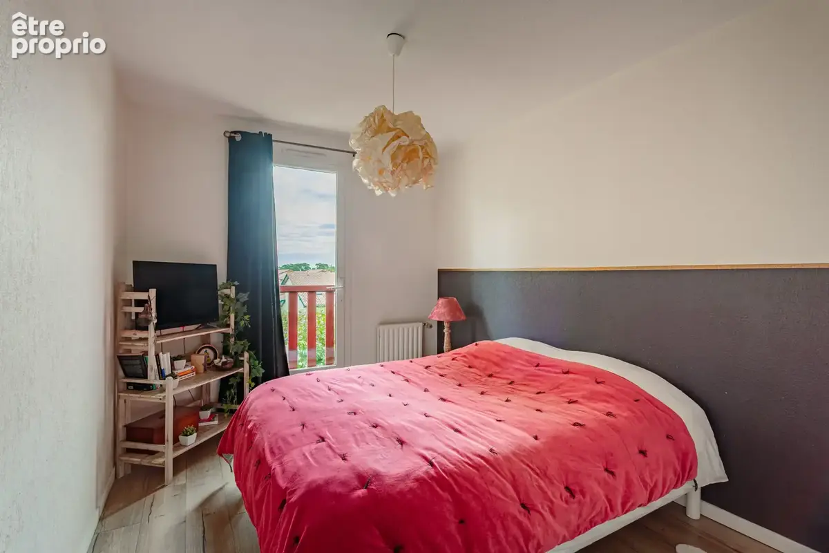 Découvrez ce charmant T3 de 69 m2, lumineux, offrant un cadre de vie agréable dans le quartier recherché de Sa - photo 9