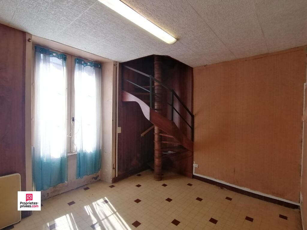 CARROUGES (61320) Maison de bourg, 4 pièces, 3 chambres , 75 m2 environ PRIX  35500  honoraires 12,70% inclus à la charge de l'a - photo 7