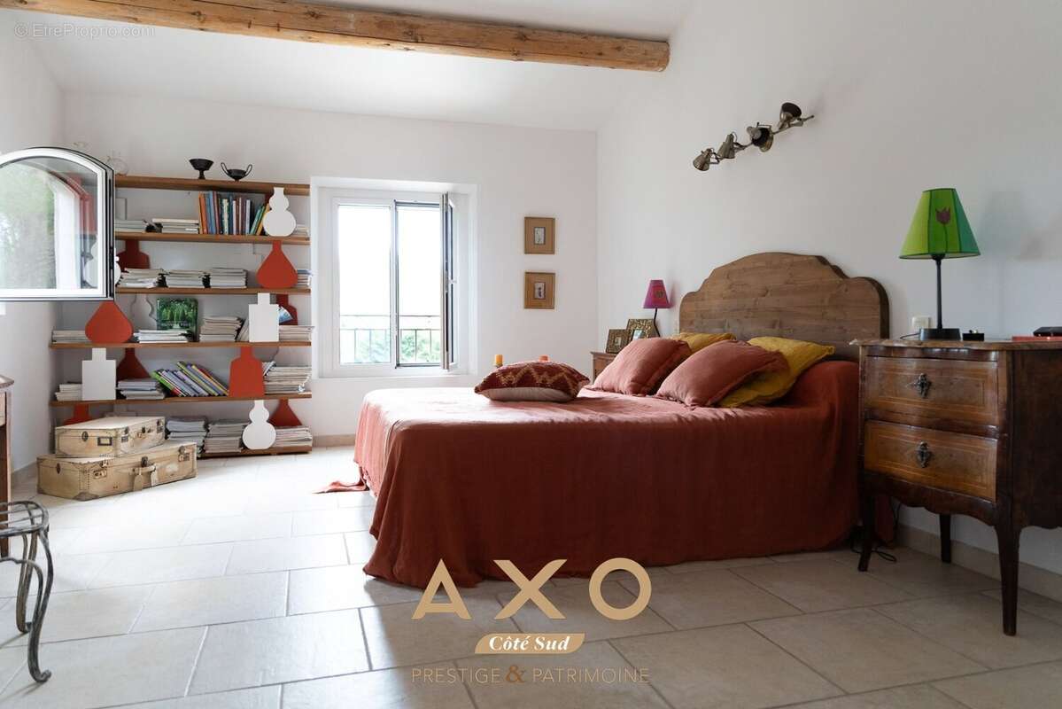 Maison à MEYRARGUES