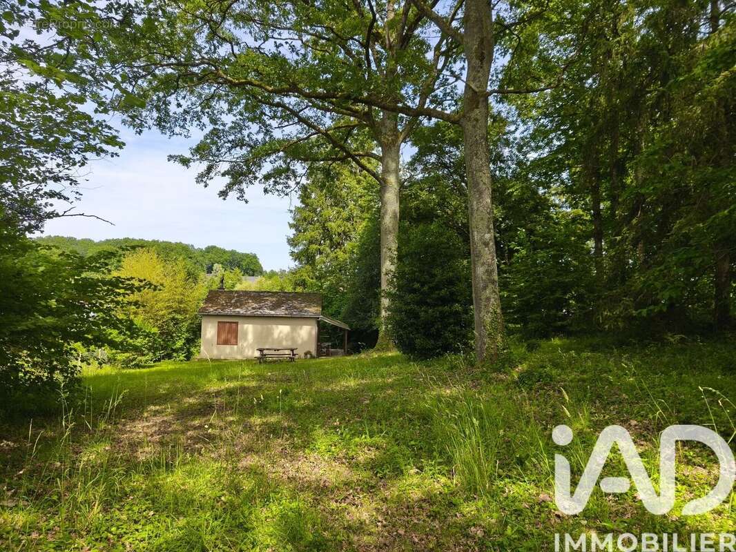 Photo 2 - Terrain à SAINT-ANTOINE-DU-ROCHER
