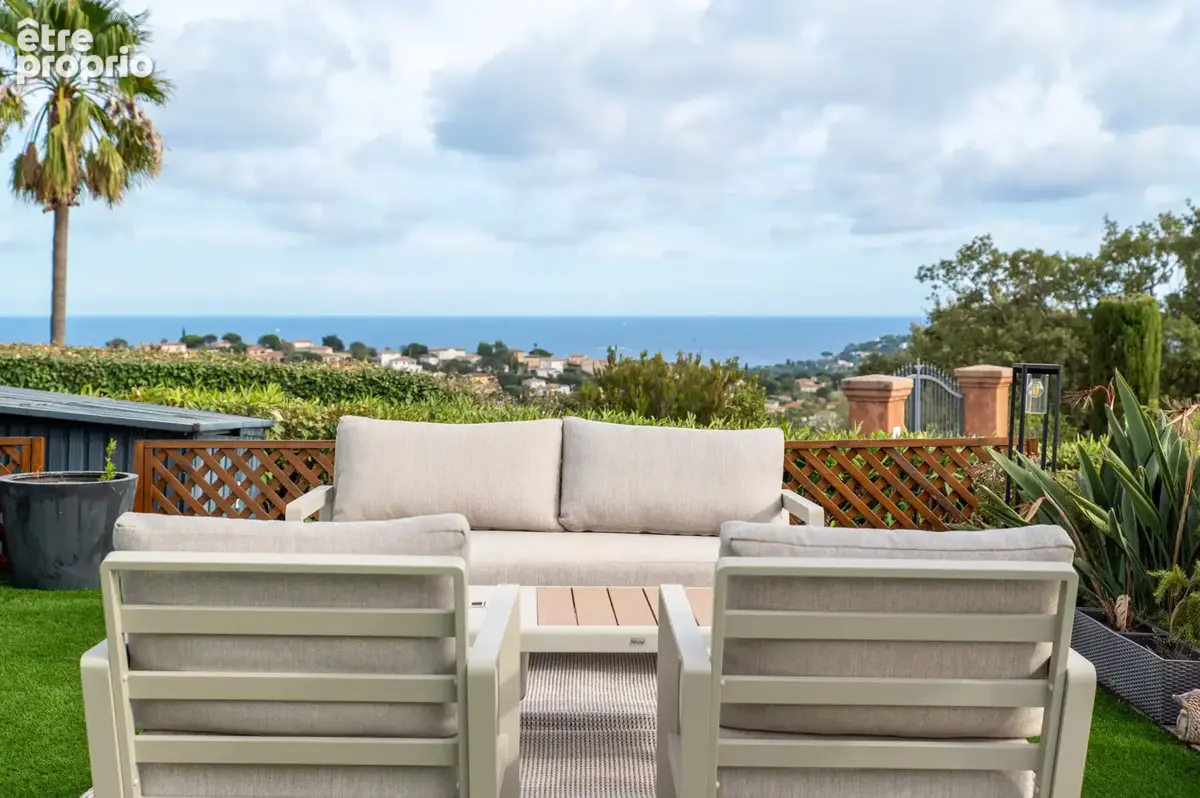 Maison avec vue époustouflante sur la mer et le Golfe de Saint Tropez - photo 10