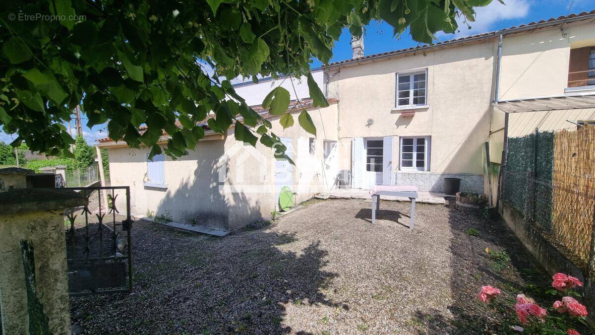 Maison à SAINT-ANDRE-DE-CUBZAC