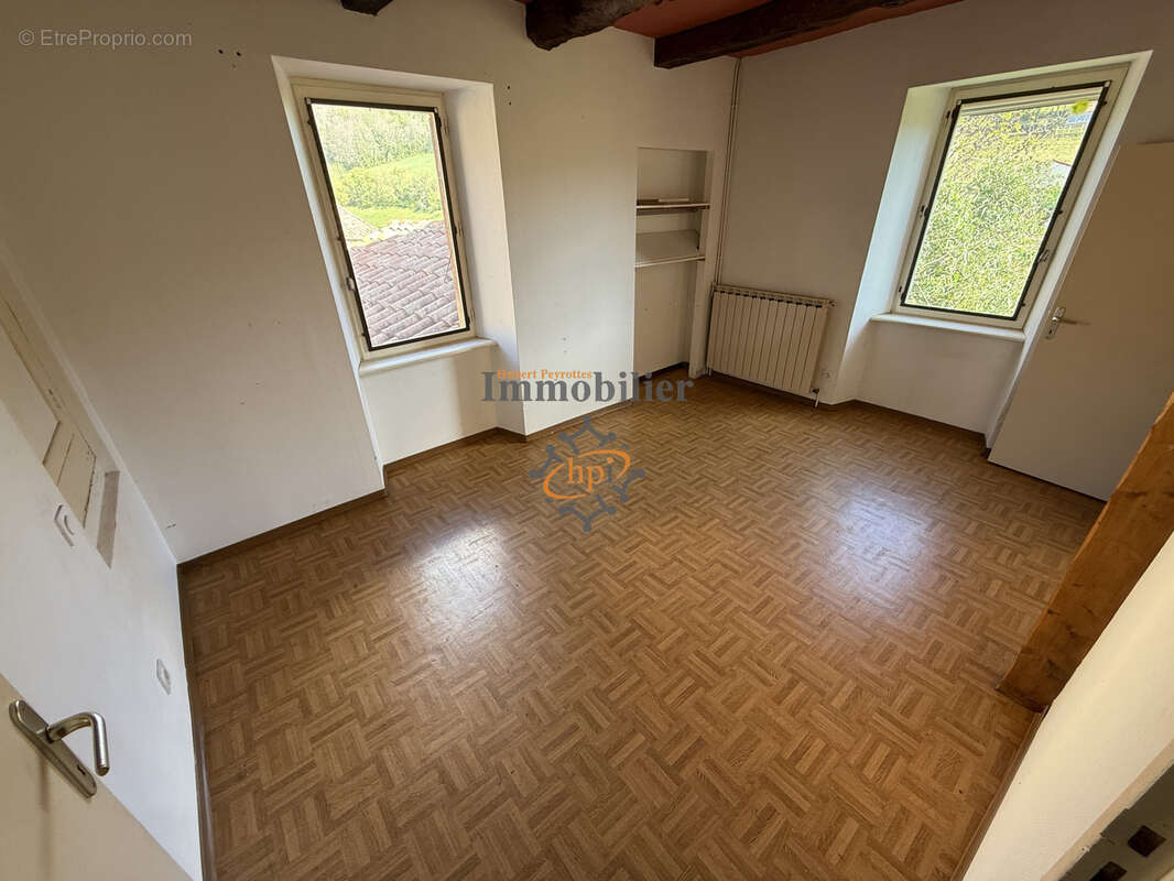 Vente maison avec terrain et dépendances Saint Victor et Melvieu - photo 9